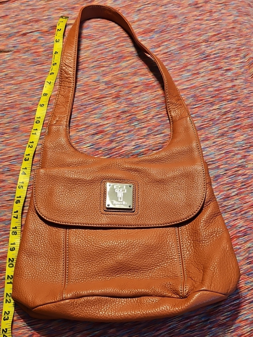 Leather Shoulder Bag in Cognac Brown